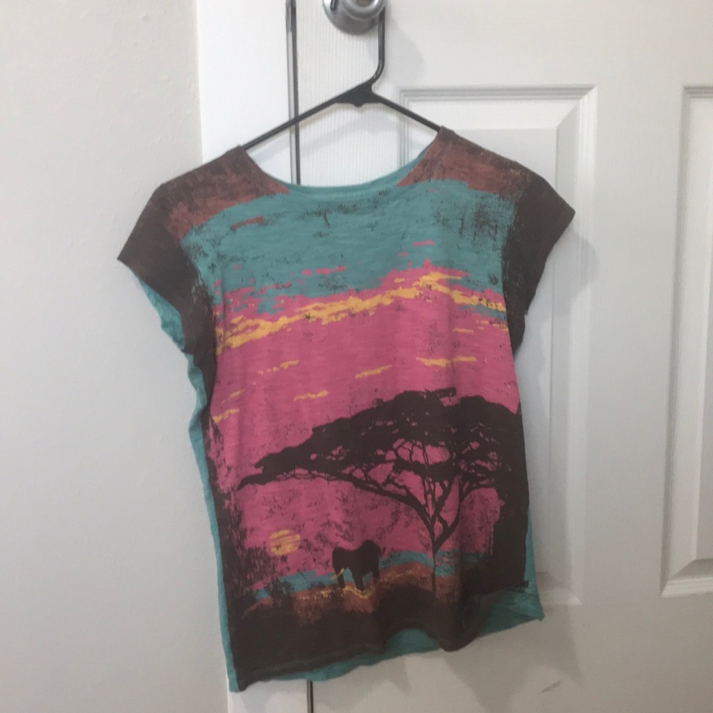 EUC life is good elephant sunset shirt, SMALL